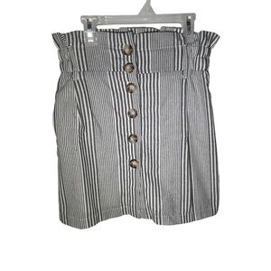 Cute boutique buttoned striped lines skirt | medium